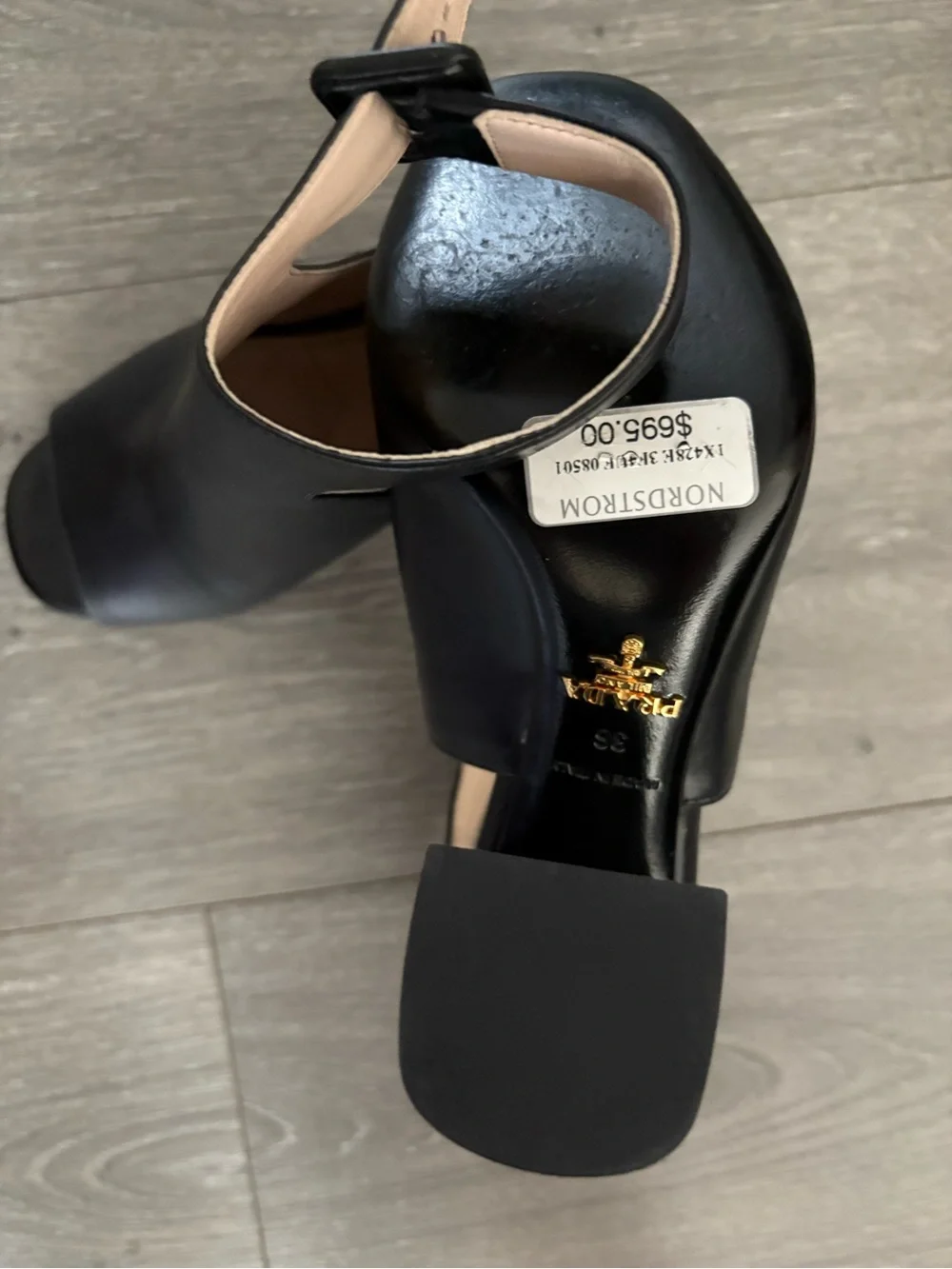 Prada chic black